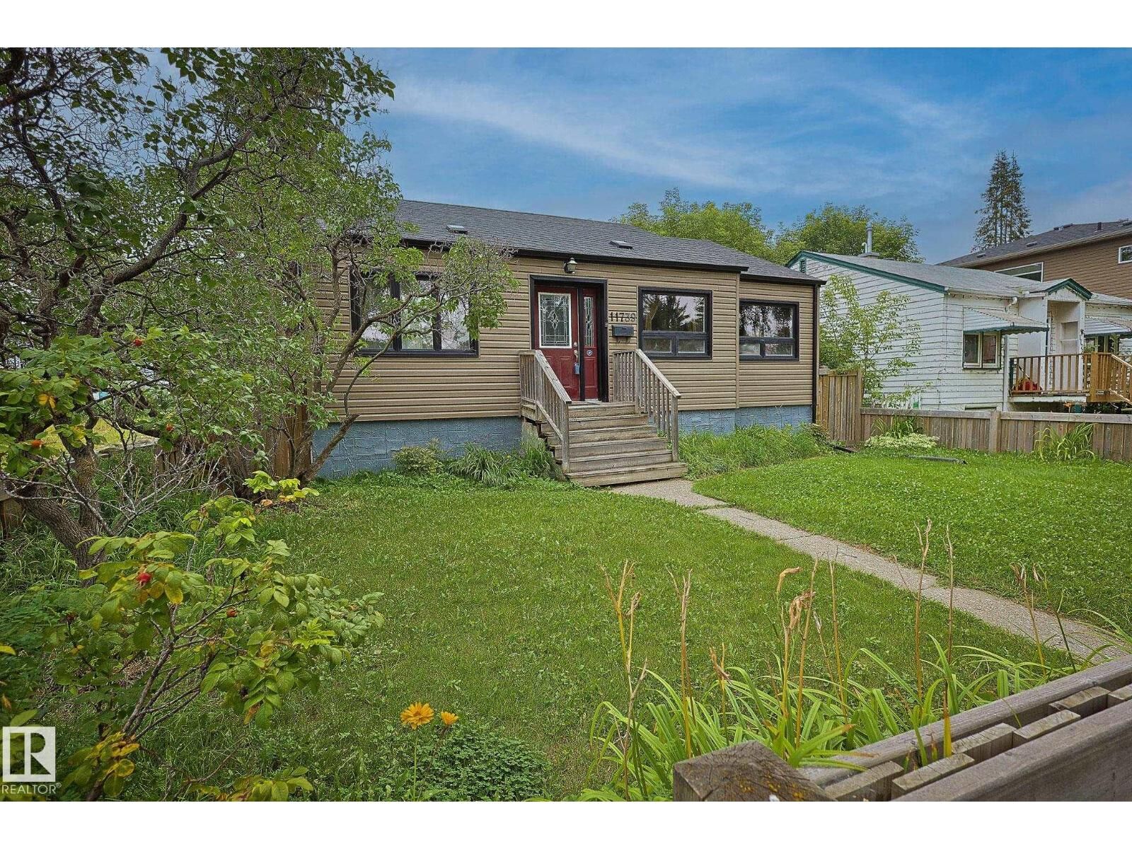 Property Photo: 11739 129 St NW AB T5M 0Y8