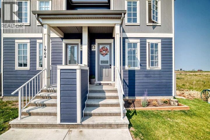 Property Photo:  1968 Rangeview Drive Southeast  AB T3S 0C5 