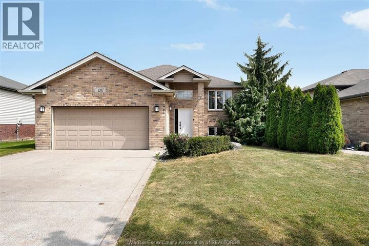 Property Photo:  1397 Crosswinds Drive  ON N8L 0S5 