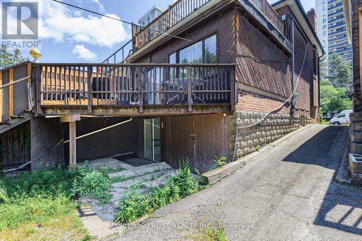 Property Photo:  140 Davisville Avenue Bsmt  ON M4S 1E8 