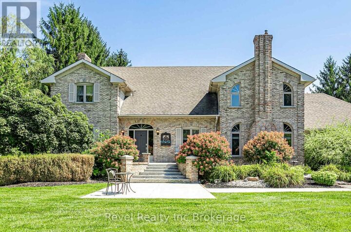 24 McNab Street — photo 1