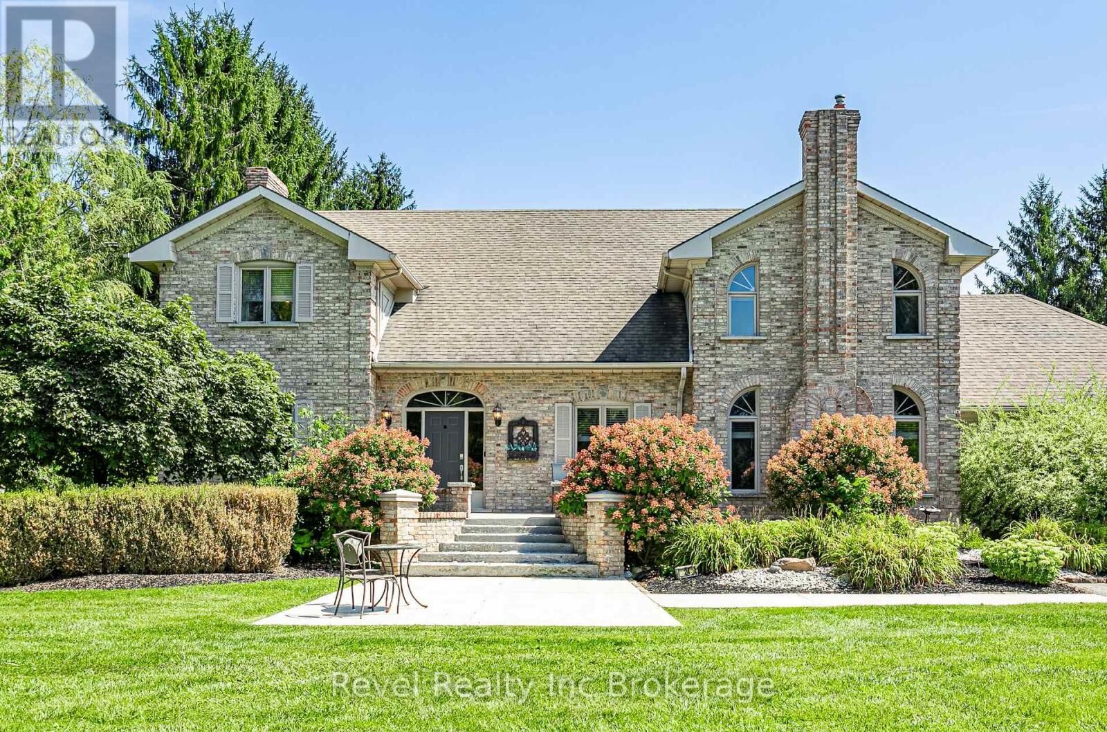 Property Photo: 24 McNab Street ON N5C 3J6