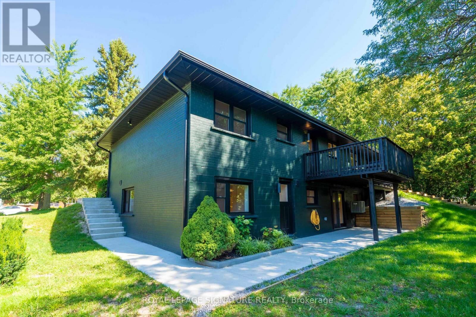 Property Photo: 986 Srigley Street 2 ON L3Y 1Y3