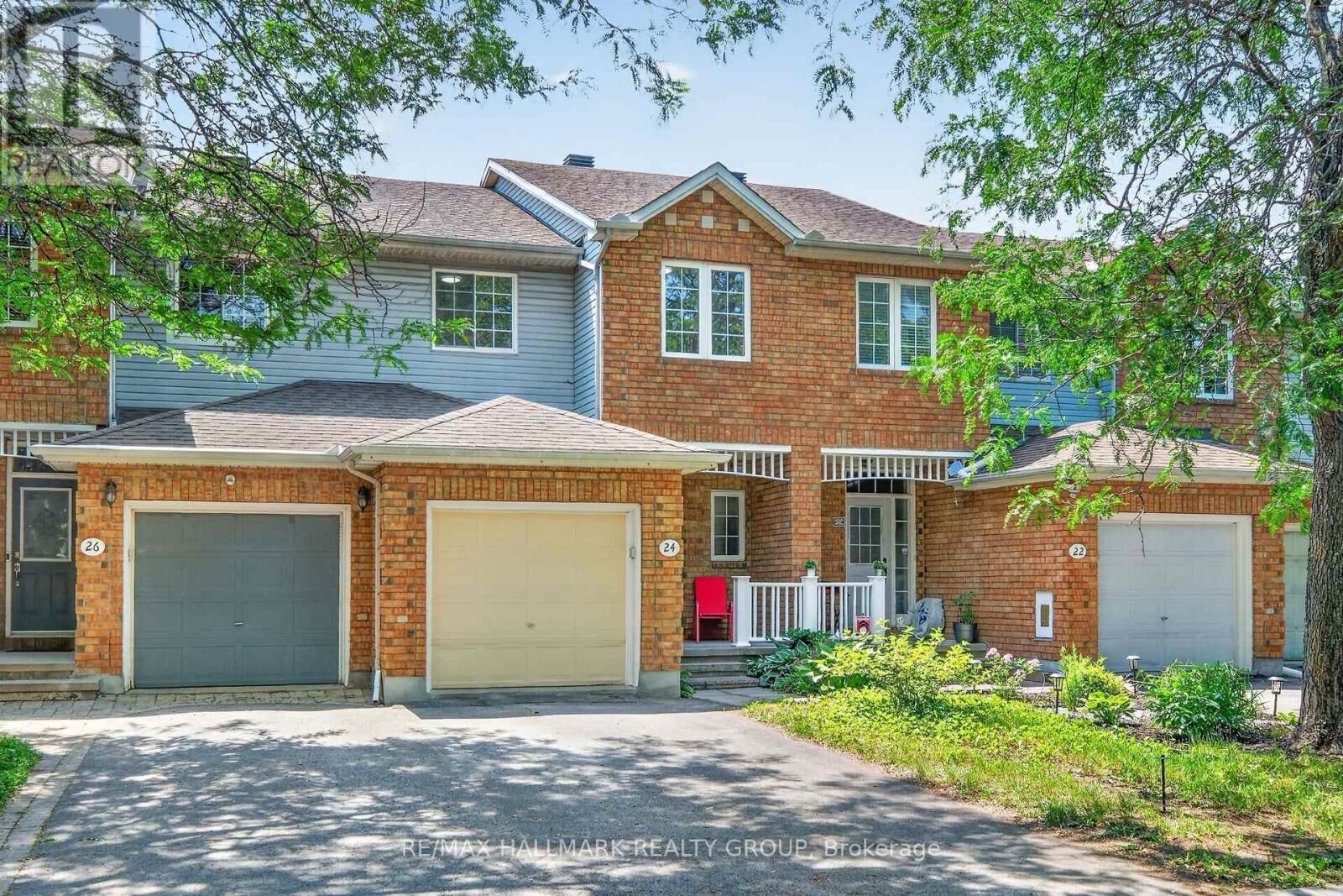 Property Photo:  24 Gray Crescent  ON K2K 3J6 
