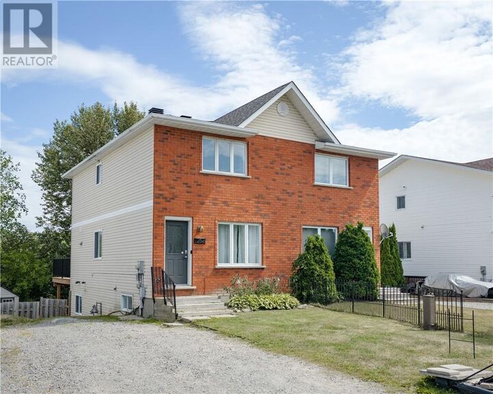 252 Benita Boulevard — photo 1
