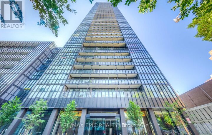 Property Photo:  101 Charles Street East 4806  ON M4Y 0A9 