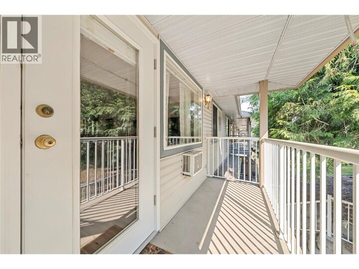 Property Photo:  831 2nd Street Southeast 204  BC V1E 1S6 