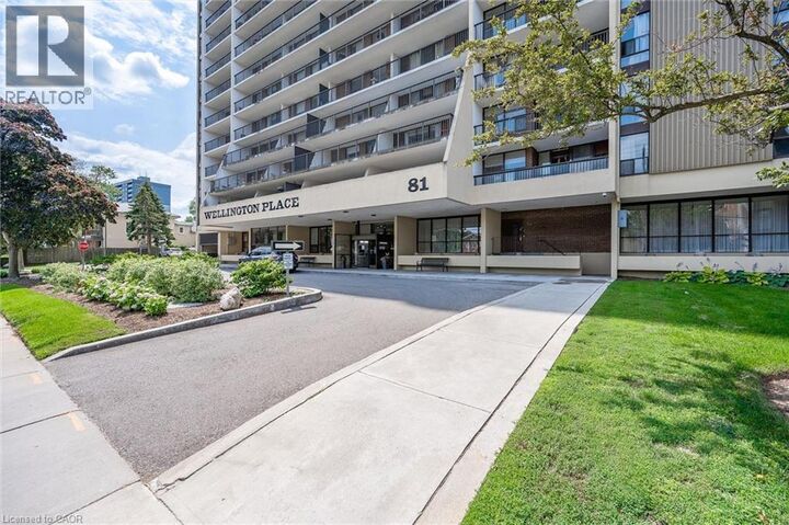Property Photo:  81 Church Street 1801  ON N2G 4M1 