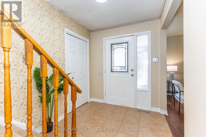 Property Photo:  1217 Gloucester Square  ON L1V 3P7 