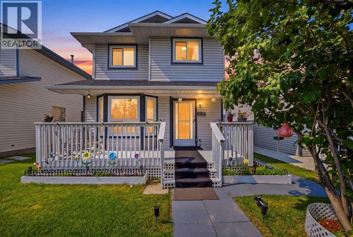 Property Photo:  9 Martindale Crescent Northeast  AB T3J 2W4 