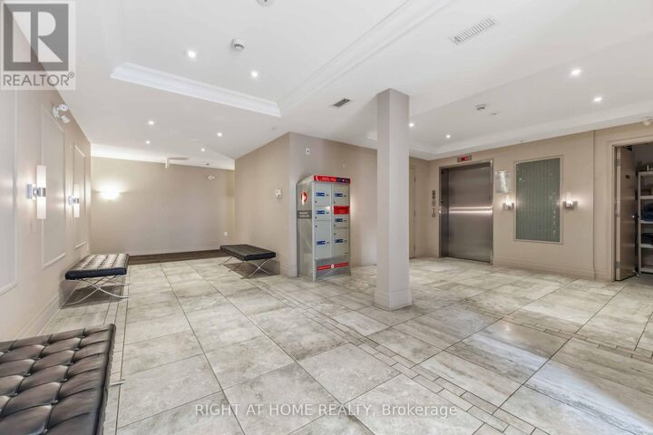 Property Photo:  200 Winterfell Private 405  ON K1G 4J1 