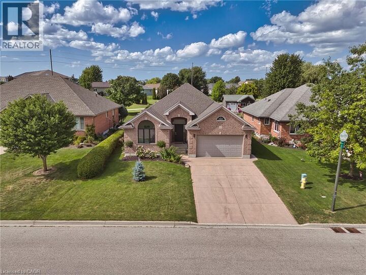 Property Photo: 635 Riverview Drive ON N4W 3T7
