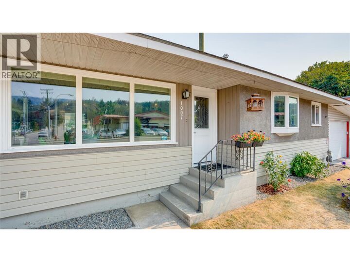 Property Photo:  1007 George Street  BC V0E 1V0 