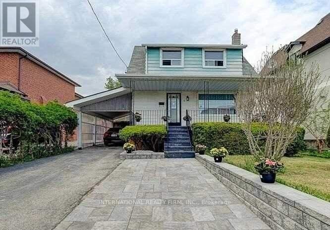 Property Photo:  8 Farrell Avenue  ON M2R 1C8 