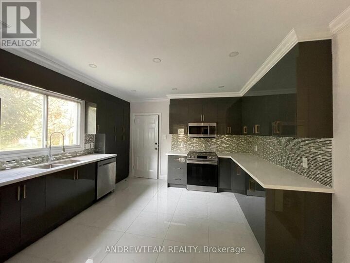 Property Photo:  3 Church Street South  ON L4C 1W1 