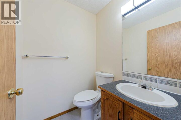 Property Photo: 88 Country Hills Villas Northwest AB T3K 4S8