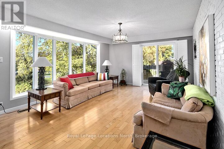 Property Photo: 15 Wellington Street South ON N0H 2P0