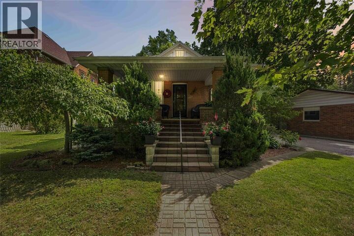 Property Photo:  807 North Street  ON N0P 1M0 