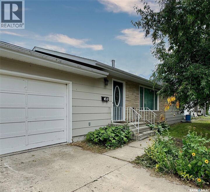 Property Photo: 410 1st Street S SK S0K 4R0