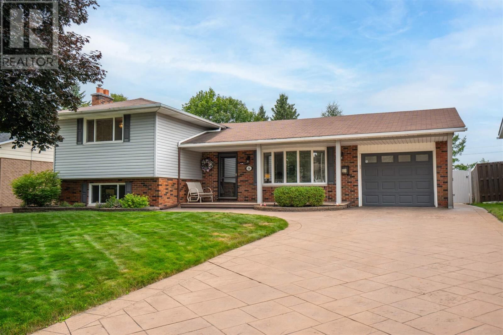 Photo de la propriété:  94 Laronde Ave  ON P6B 5R6 