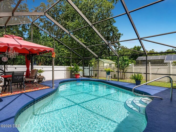 Property Photo: 807 Little Town Road FL 32127