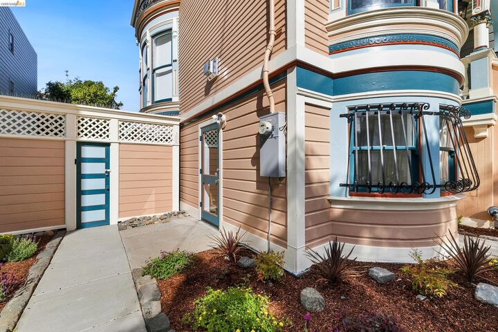 Property Photo: 415 Fillmore St CA 94117