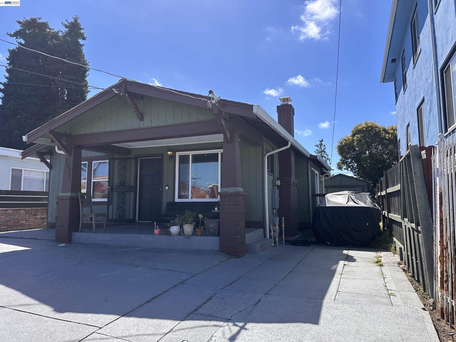 Property Photo: 2474 Seminary Ave CA 94605