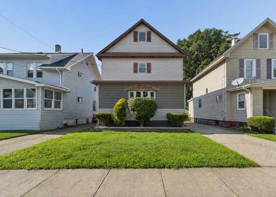 Property Photo:  1142 E 30th Street  PA 16504 