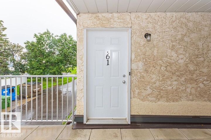 Property Photo:  61 Lancaster Terrace NW  AB T5X 5S4 
