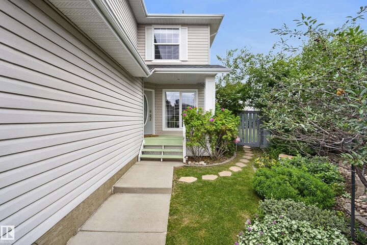 Property Photo: 1322 Barnes Close SW AB T6W 1G6