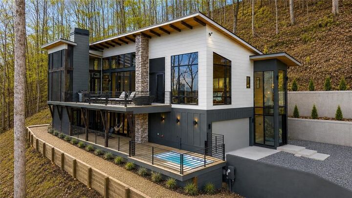 Property Photo:  970 Lakeview Drive  GA 30513 