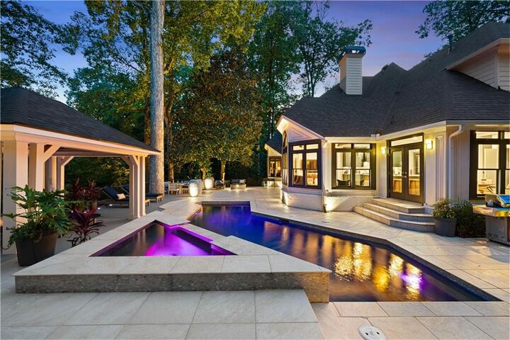 Property Photo:  1466 Peachtree Battle Avenue NW  GA 30327 