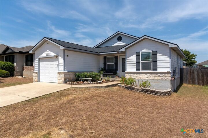 Property Photo: 2208 Stoneham TX 76504