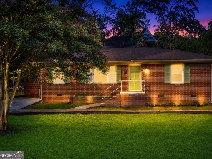 Property Photo:  202 Forrest Avenue  GA 30286 