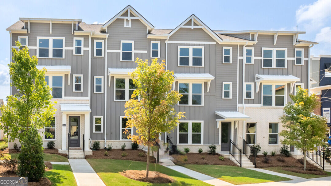 Property Photo: 304 Laurel Lane 2003 GA 30354