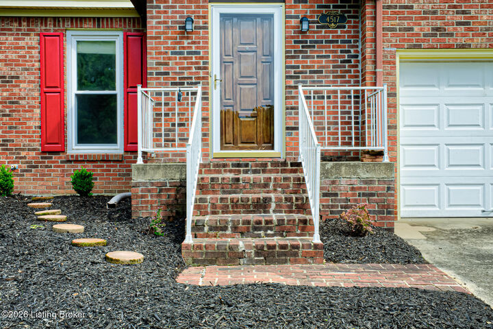Property Photo: 4517 Amerivan Ct KY 40299