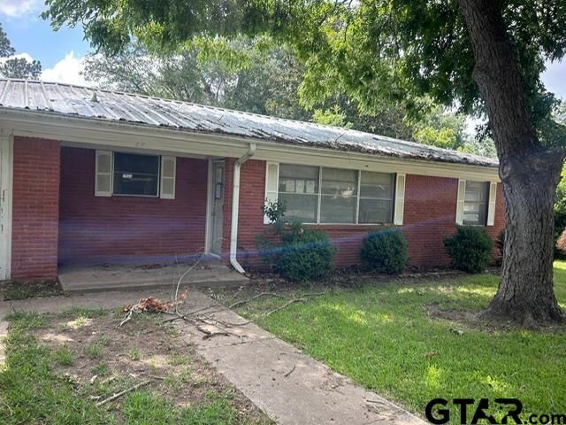 Property Photo: 201 1/2 S Wofford St TX 75751