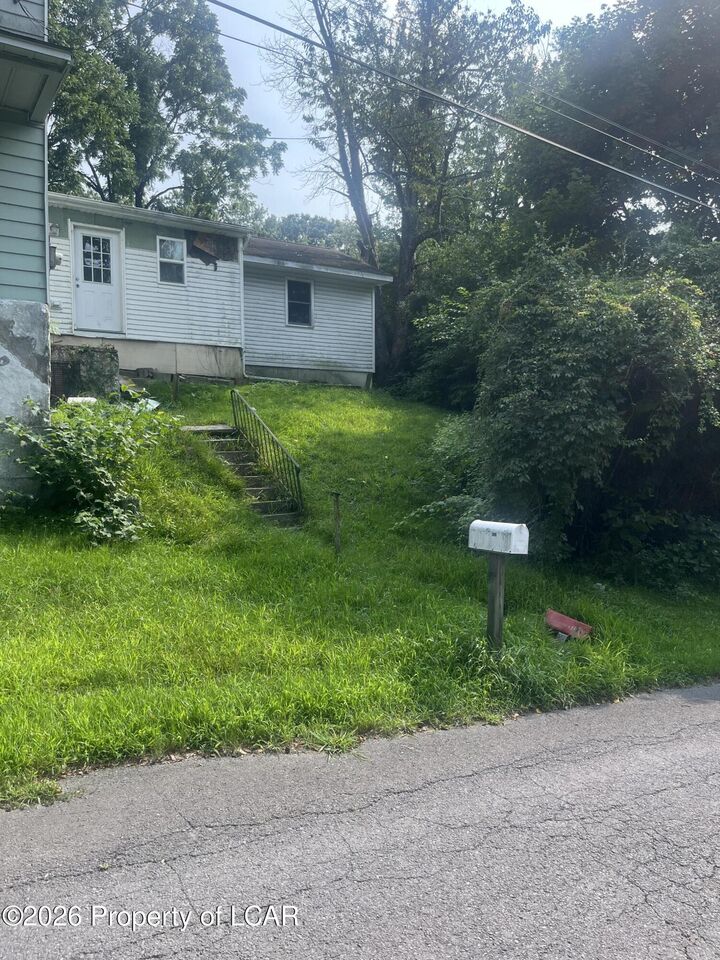 Property Photo: 152 Long Row Road PA 17934