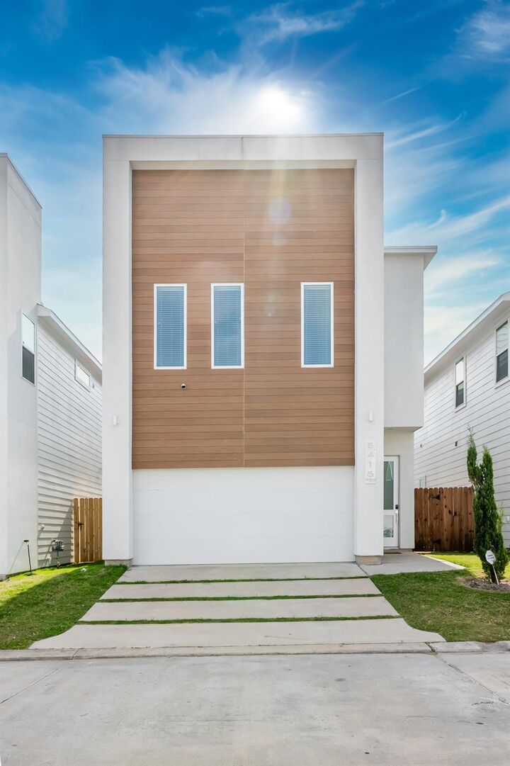 Property Photo:  5416 Robusto Place  TX 77091 