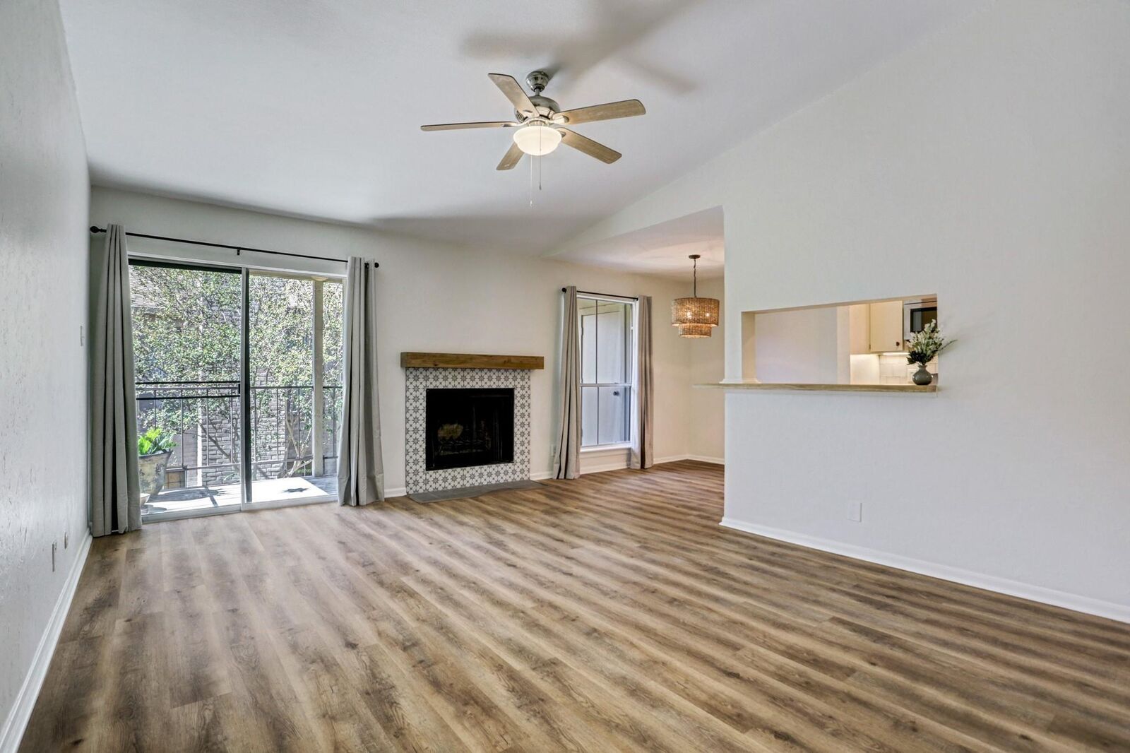 Property Photo: 700 Thicket Lane 1004 TX 77079