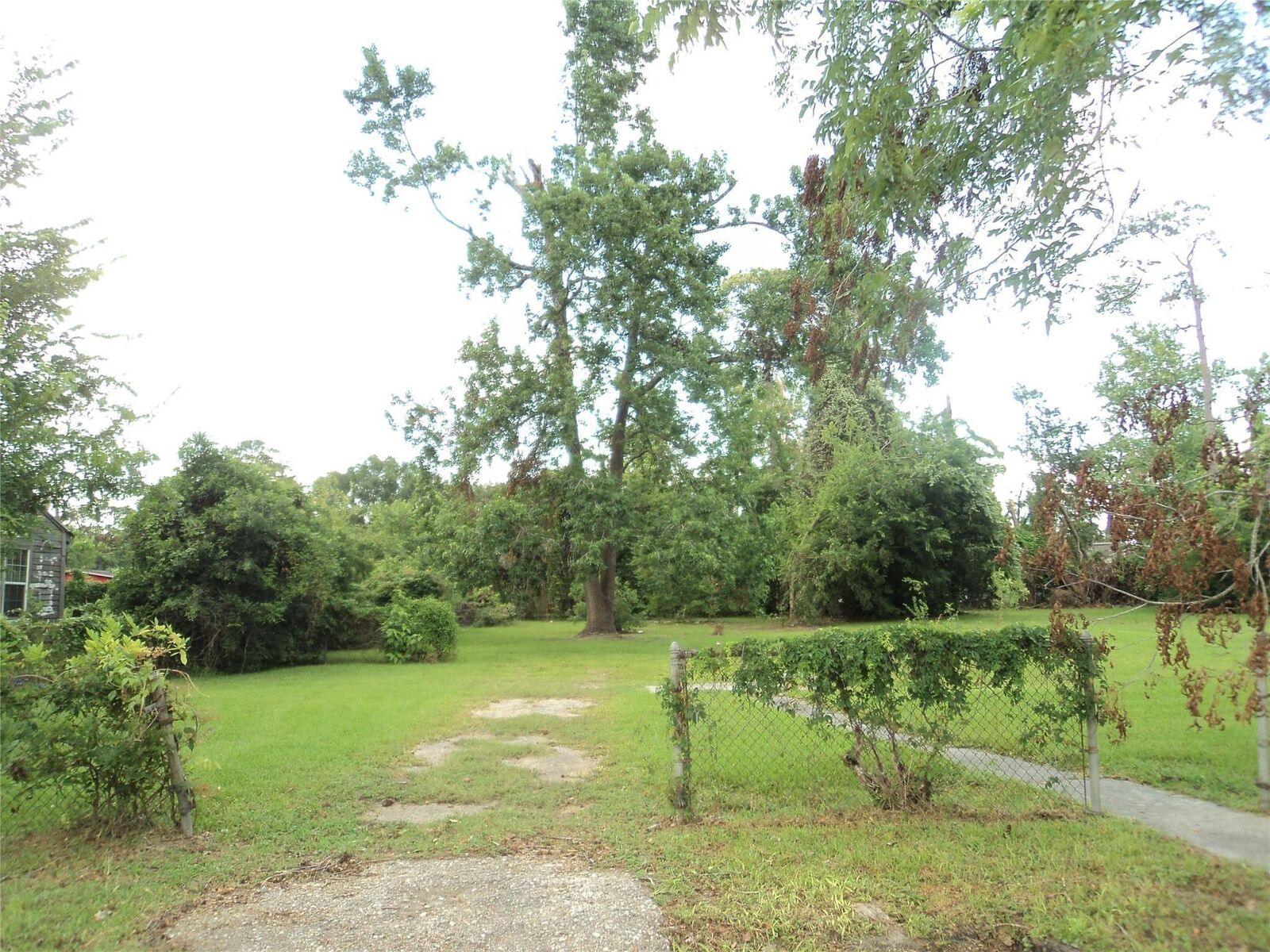 Property Photo: 6729 Kittridge Street TX 77028