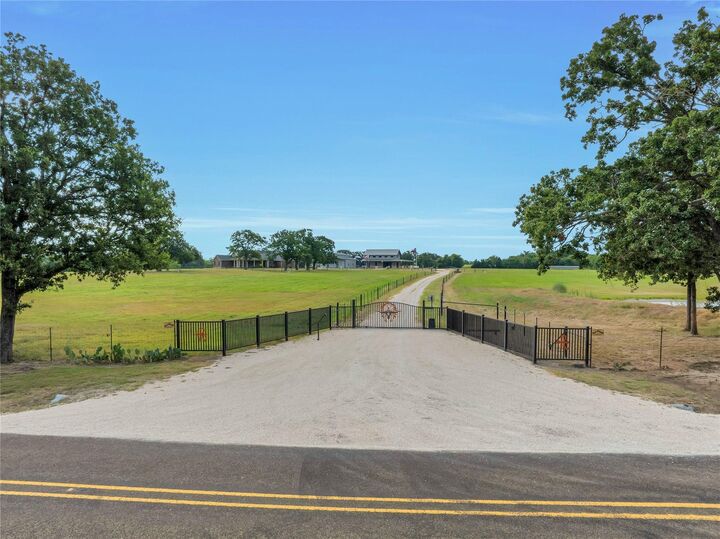 Property Photo: 432 Fm 1953 TX 76642