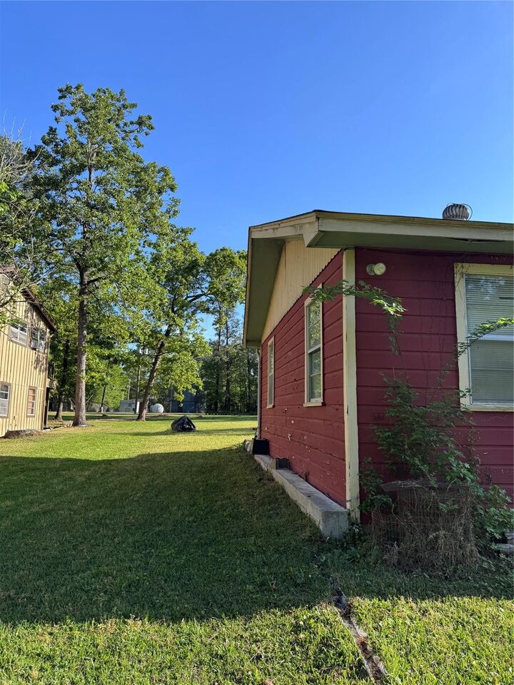 Property Photo:  479 County Road  TX 77335 