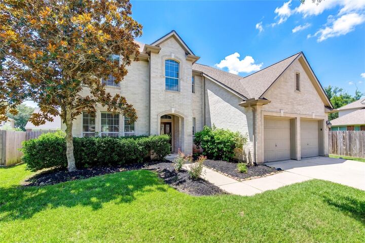 Property Photo:  7931 Black Horse Cove  TX 77459 