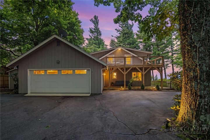 Property Photo: 561 Green Hill Circle NC 28605