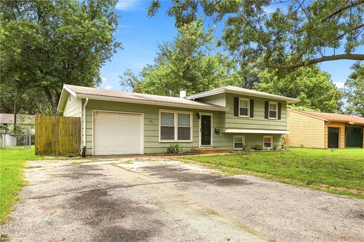 Property Photo:  621 NW Fair Lane  MO 64063 
