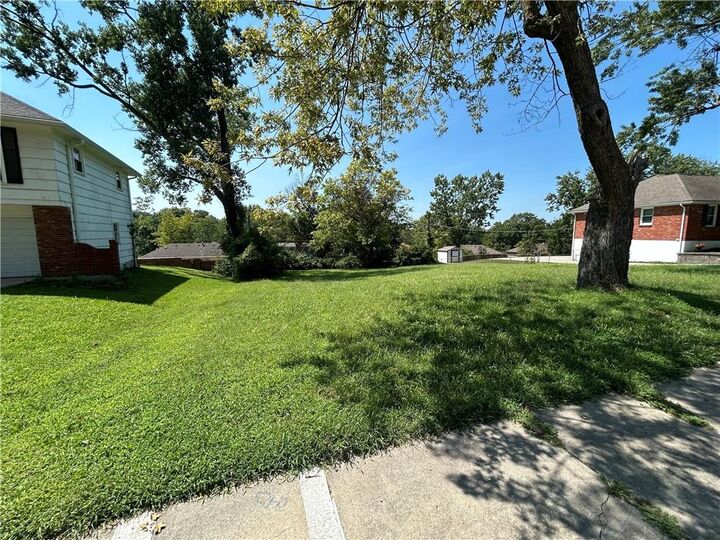 Property Photo: 10740 White Avenue MO 64134