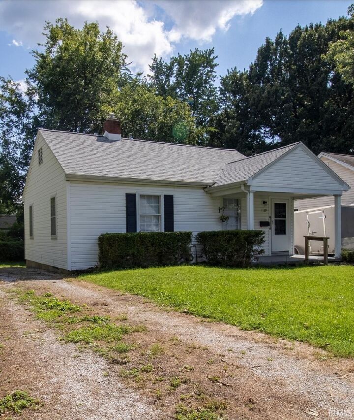 Property Photo: 1129 E Chandler Avenue IN 47714-1834