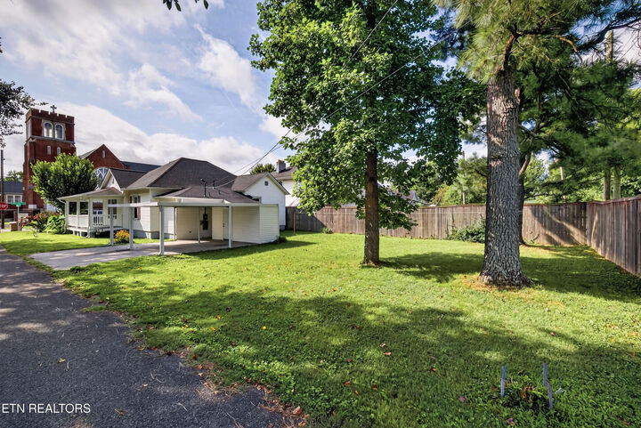 Property Photo:  333 E Burwell Ave  TN 37917 