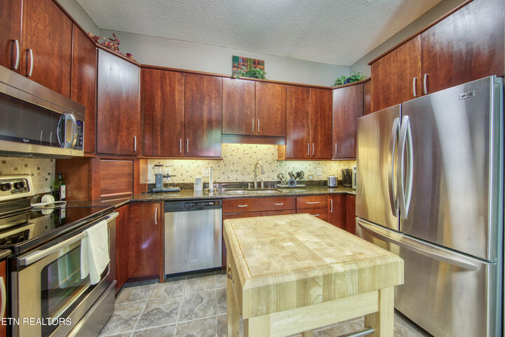 Property Photo:  3433 Laurel View Rd  TN 37917 